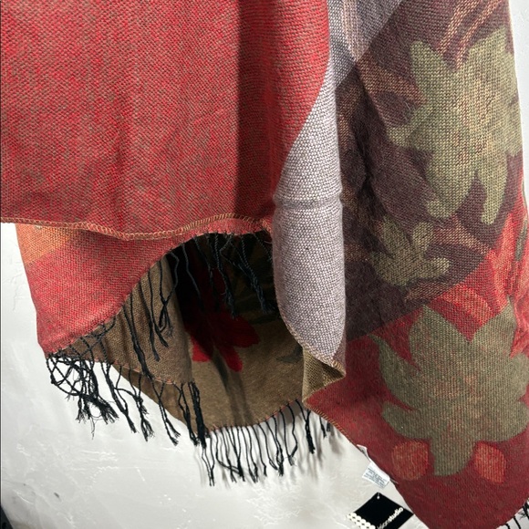 NWT Envision Studio Red and Brown Fringed Shawl - Picture 3 of 5